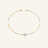 Loreli Choker in 18k gold with central pearl, minimalist paperclip chain design.