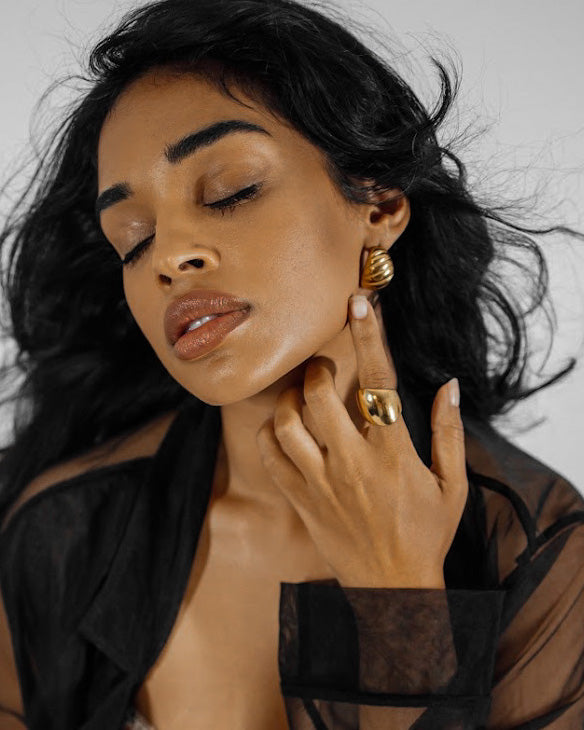 viea jewelry necklace ring bracelet anklet ear cuff half hoop earrings women fall vogue gem zirconia diamond fashion inspo collection 18k gold coated brass free shipping chic parisian style inspo aesthetic staple classic pandora hypoallergenic near me box mejuri adinas kendra scott paparazzi organizer zales dior non tarnish cleaner pouch macy’s chanel cartier vogue vintage store aesthetic pose gorjana cendre holder travel ana luisa disney dainty etsy fine sleek statement bold croissant style