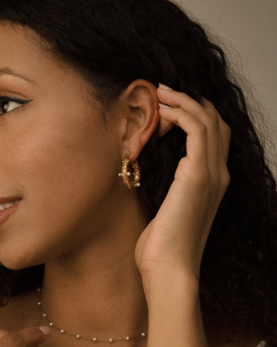 viea jewelry necklace ring bracelet anklet ear cuff pearl hoop earrings women fall vogue gem zirconia diamond fashion inspo collection 18k gold coated brass free shipping chic parisian style inspo aesthetic staple classic pandora hypoallergenic near me box mejuri adinas kendra scott paparazzi organizer zales dior non tarnish cleaner pouch macy’s chanel cartier vogue vintage store aesthetic pose gorjana cendre holder travel ana luisa disney dainty etsy fine sleek statement bold unique gold hoop earrings