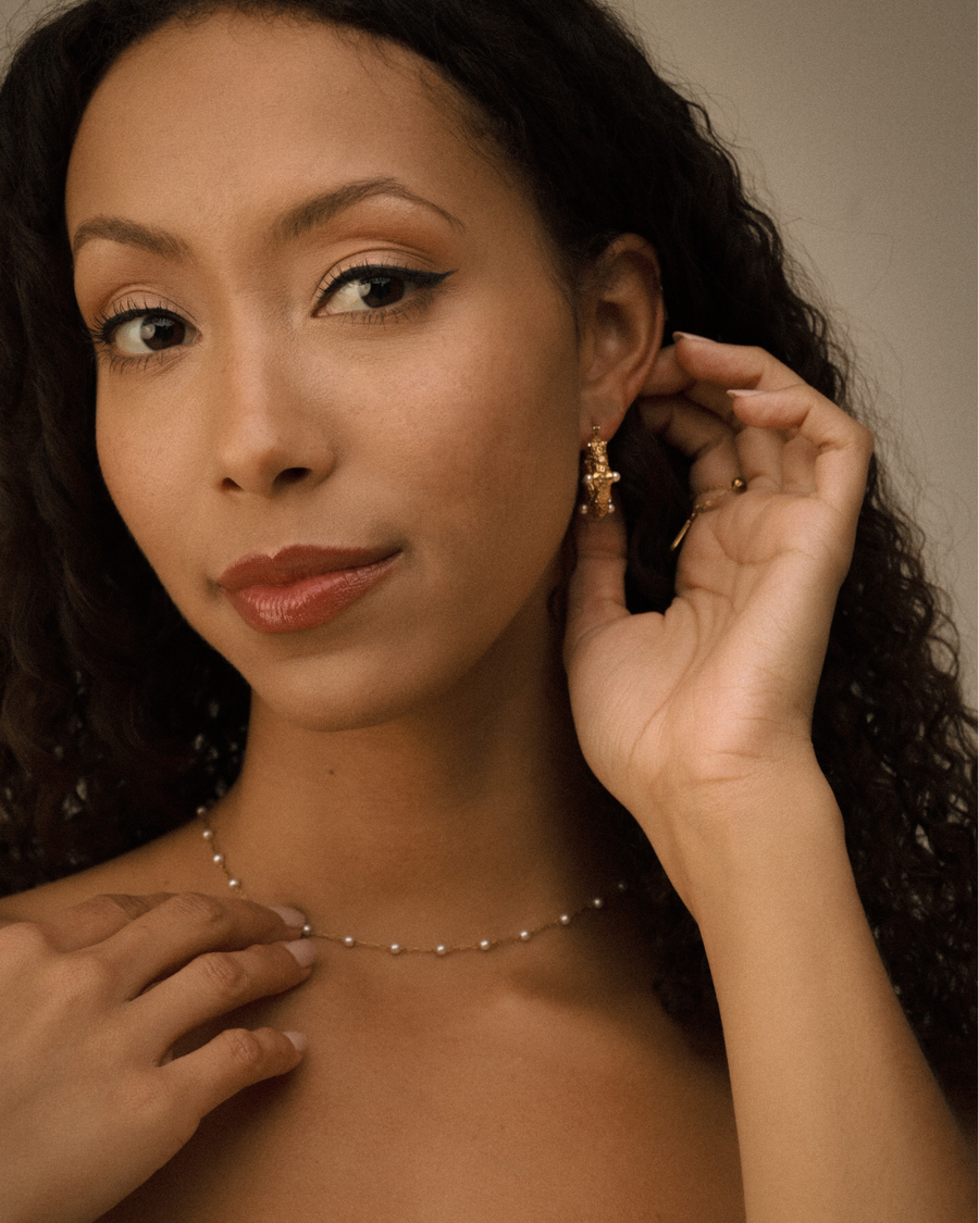 viea jewelry necklace ring bracelet anklet ear cuff pearl hoop earrings women fall vogue gem zirconia diamond fashion inspo collection 18k gold coated brass free shipping chic parisian style inspo aesthetic staple classic pandora hypoallergenic near me box mejuri adinas kendra scott paparazzi organizer zales dior non tarnish cleaner pouch macy’s chanel cartier vogue vintage store aesthetic pose gorjana cendre holder travel ana luisa disney dainty etsy fine sleek statement bold hinged back gold hoop earrings