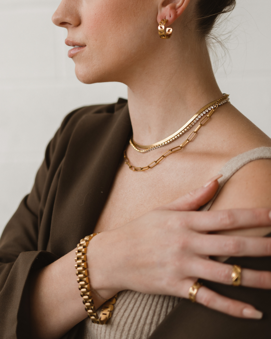 viea jewelry necklace ring bracelet anklet ear cuff earrings women fall vogue gem zirconia diamond fashion inspo collection 18k gold coated brass free shipping chic parisian style inspo aesthetic staple classic pandora hypoallergenic near me box mejuri adinas kendra scott paparazzi organizer zales dior non tarnish cleaner pouch macy’s chanel cartier vogue vintage store aesthetic pose gorjana cendre holder travel ana luisa disney dainty etsy fine sleek statement bold watchband full brushed ion plating gold