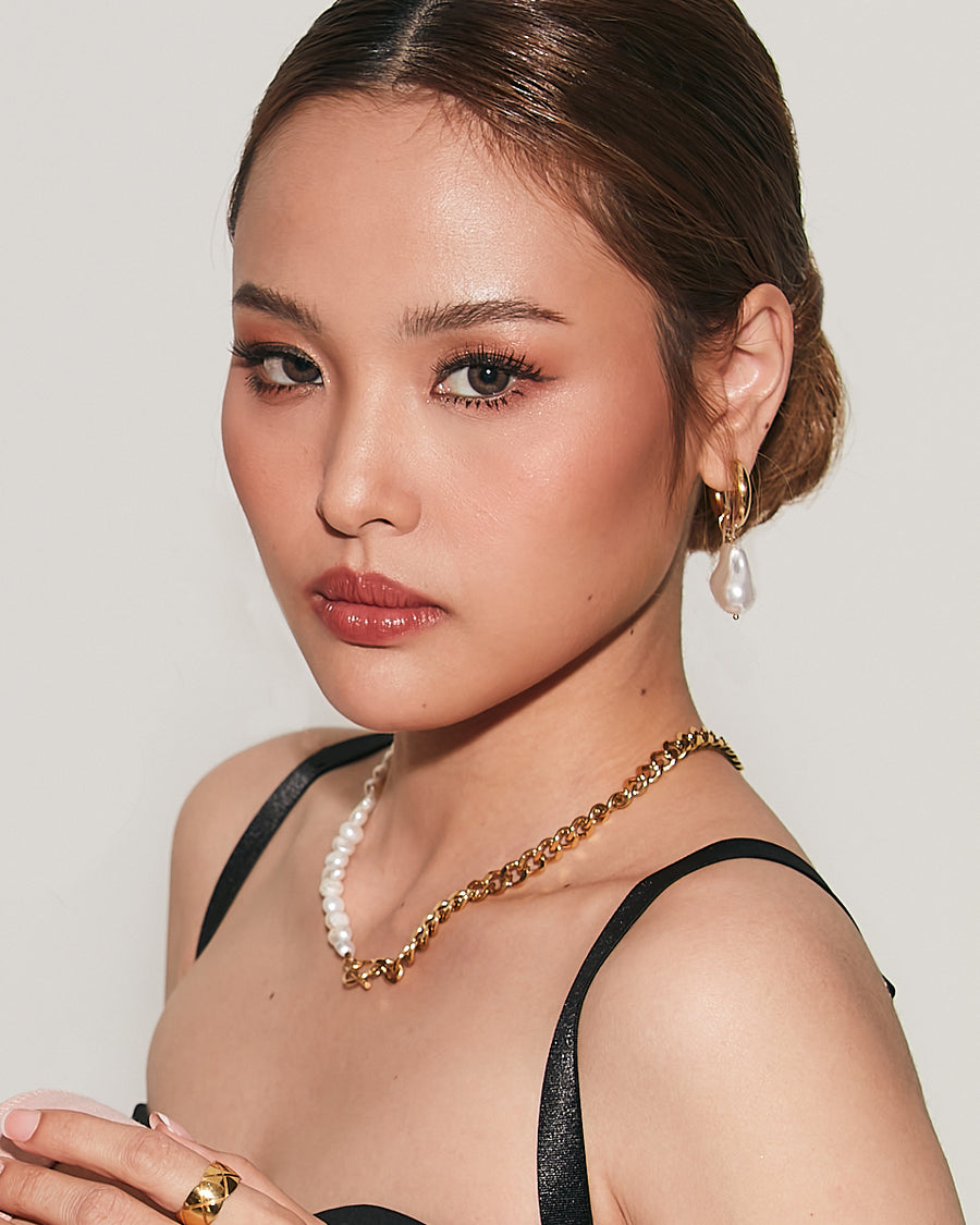 viea jewelry necklace ring bracelet anklet pearl hoop earrings women fall vogue gem zirconia diamond fashion inspo collection 18k gold plated stainless steel free shipping chic parisian style inspo aesthetic staple classic pandora hypoallergenic near me box mejuri adinas kendra scott paparazzi organizer zales dior hypoallergenic non tarnish cleaner pouch macy’s chanel cartier vogue vintage store aesthetic pose gorjana cendre holder travel ana luisa disney dainty etsy fine sleek statement bold classy elegant