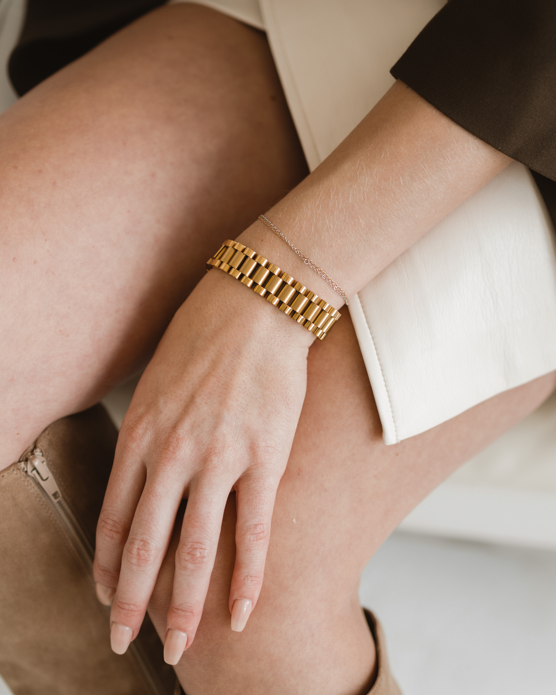 viea jewelry necklace ring bracelet anklet ear cuff earrings women fall vogue gem zirconia diamond fashion inspo collection 18k gold coated brass free shipping chic parisian style inspo aesthetic staple classic pandora hypoallergenic near me box mejuri adinas kendra scott paparazzi organizer zales dior non tarnish cleaner pouch macy’s chanel cartier vogue vintage store aesthetic pose gorjana cendre holder travel ana luisa disney dainty etsy fine sleek statement bold watchband full brushed I.P. gold