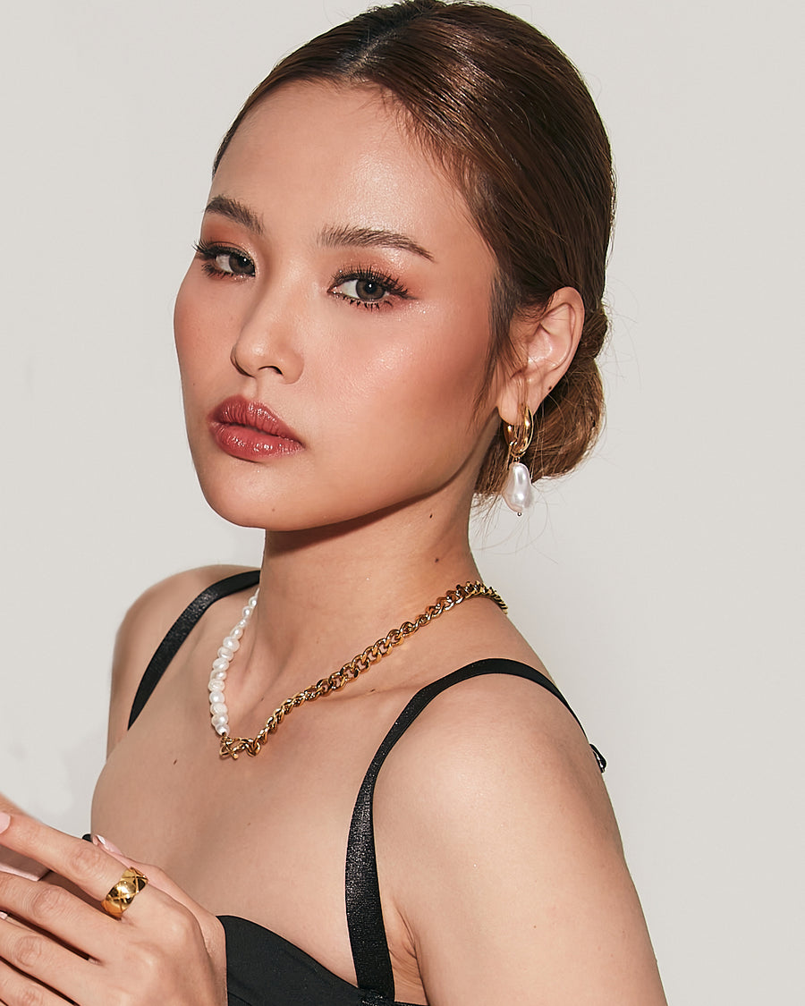 viea jewelry curb chain necklace ring bracelet anklet ear cuff earrings women fall vogue gem zirconia diamond fashion inspo collection 18k gold coated brass free shipping chic parisian style inspo aesthetic staple classic pandora hypoallergenic near me box mejuri adinas kendra scott paparazzi organizer zales dior non tarnish cleaner pouch macy’s chanel cartier vogue vintage store aesthetic pose gorjana cendre holder travel ana luisa disney dainty etsy fine sleek statement bold freshwater baroque toggle