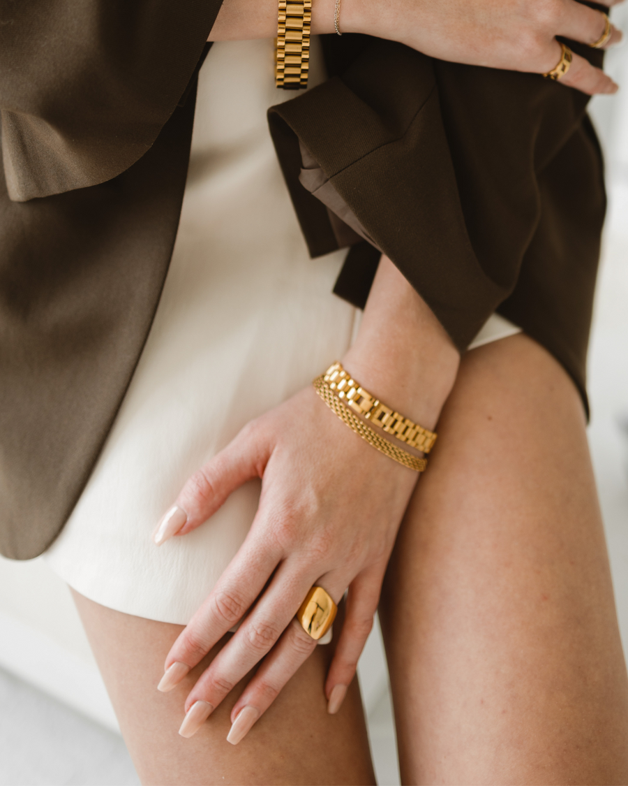 viea jewelry necklace ring bracelet anklet ear cuff earrings women fall vogue gem zirconia diamond fashion inspo collection 18k gold coated brass free shipping chic parisian style inspo aesthetic staple classic pandora hypoallergenic near me box mejuri adinas kendra scott paparazzi organizer zales dior non tarnish cleaner pouch macy’s chanel cartier vogue vintage store aesthetic pose gorjana cendre holder travel ana luisa disney dainty etsy fine sleek statement bold mess chain