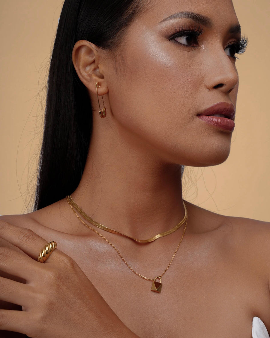 viea jewelry necklace ring bracelet anklet ear cuff earrings women fall vogue gem zirconia diamond fashion inspo collection 18k gold coated brass free shipping chic parisian style inspo aesthetic staple classic pandora hypoallergenic near me box mejuri adinas kendra scott paparazzi organizer zales dior non tarnish cleaner pouch macy’s chanel cartier vogue vintage store aesthetic pose gorjana cendre holder travel ana luisa disney dainty etsy fine sleek statement bold padlock pendant