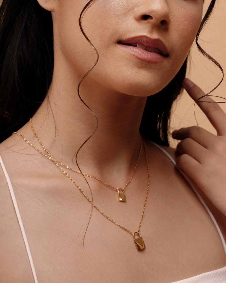 viea jewelry cable chain necklace ring bracelet anklet ear cuff earrings women fall vogue gem zirconia diamond fashion inspo collection 18k gold coated brass free shipping chic parisian style inspo aesthetic staple classic pandora hypoallergenic near me box mejuri adinas kendra scott paparazzi organizer zales dior non tarnish cleaner pouch macy’s chanel cartier vogue vintage store aesthetic pose gorjana cendre holder travel ana luisa disney dainty etsy fine sleek statement bold