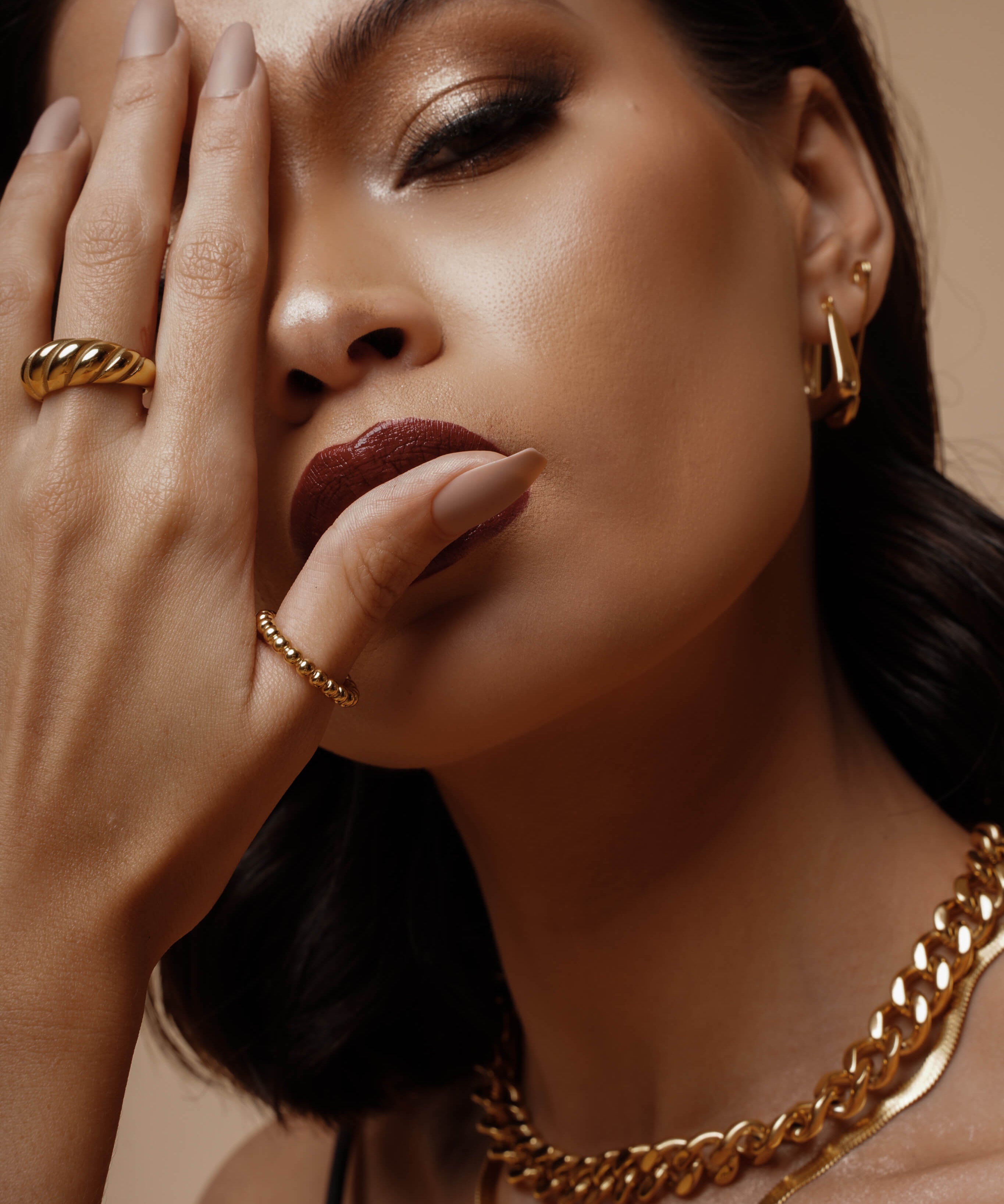 viea jewelry necklace ring bracelet anklet ear cuff women fall vogue gem zirconia diamond fashion inspo collection 18k gold plated stainless steel free shipping chic parisian style inspo aesthetic staple classic pandora hypoallergenic near me box mejuri adinas kendra scott paparazzi organizer zales septum hypoallergenic non tarnish cleaner pouch macy’s chanel cartier vogue vintage store aesthetic pose gorjana cendre holder travel ana luisa disney dainty etsy fine simple favor elegant ball chain design