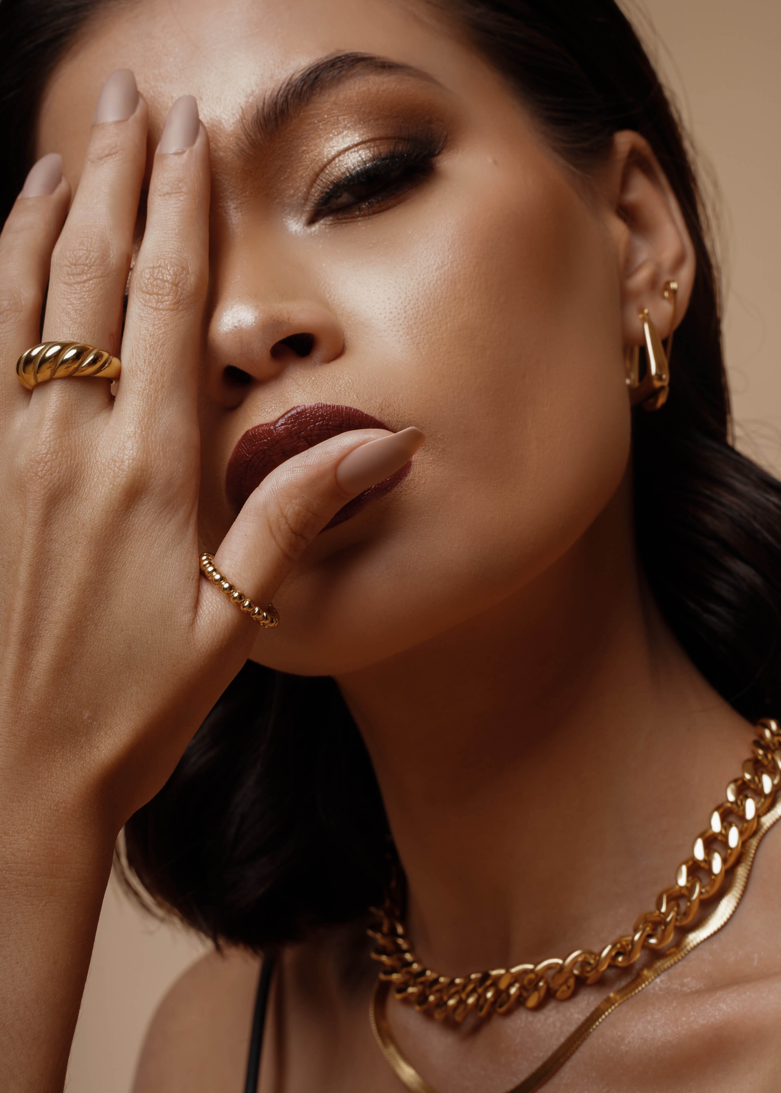 viea jewelry necklace ring bracelet anklet ear cuff women fall vogue gem zirconia diamond fashion inspo collection 18k gold plated stainless steel free shipping chic parisian style inspo aesthetic staple classic pandora hypoallergenic near me box mejuri adinas kendra scott paparazzi organizer zales septum hypoallergenic non tarnish cleaner pouch macy’s chanel cartier vogue vintage store aesthetic pose gorjana cendre holder travel ana luisa disney dainty etsy fine simple favor elegant ball chain design