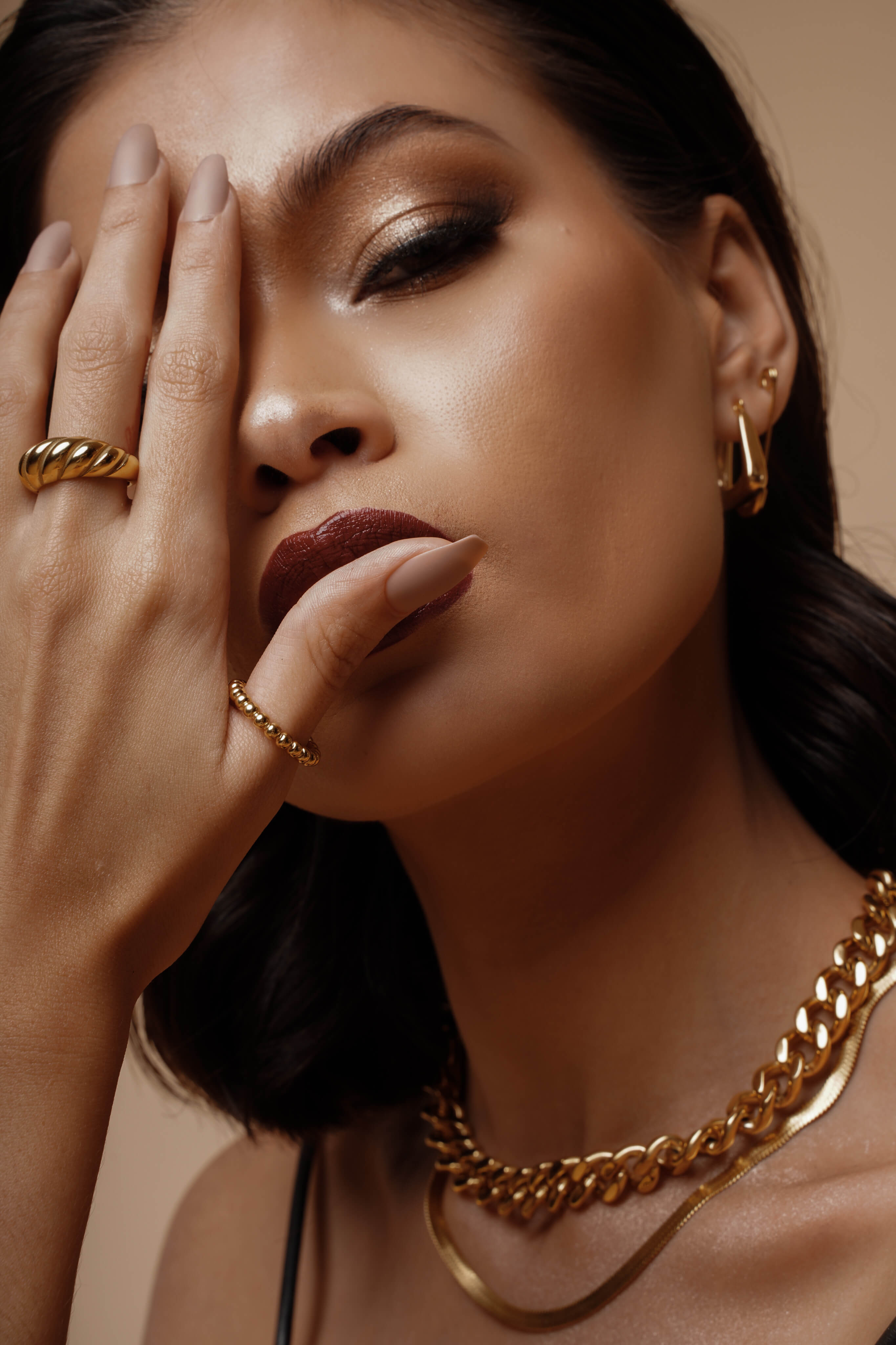 viea jewelry necklace ring bracelet anklet ear cuff women fall vogue gem zirconia diamond fashion inspo collection 18k gold plated stainless steel free shipping chic parisian style inspo aesthetic staple classic pandora hypoallergenic near me box mejuri adinas kendra scott paparazzi organizer zales septum hypoallergenic non tarnish cleaner pouch macy’s chanel cartier vogue vintage store aesthetic pose gorjana cendre holder travel ana luisa disney dainty etsy fine simple favor elegant ball chain design