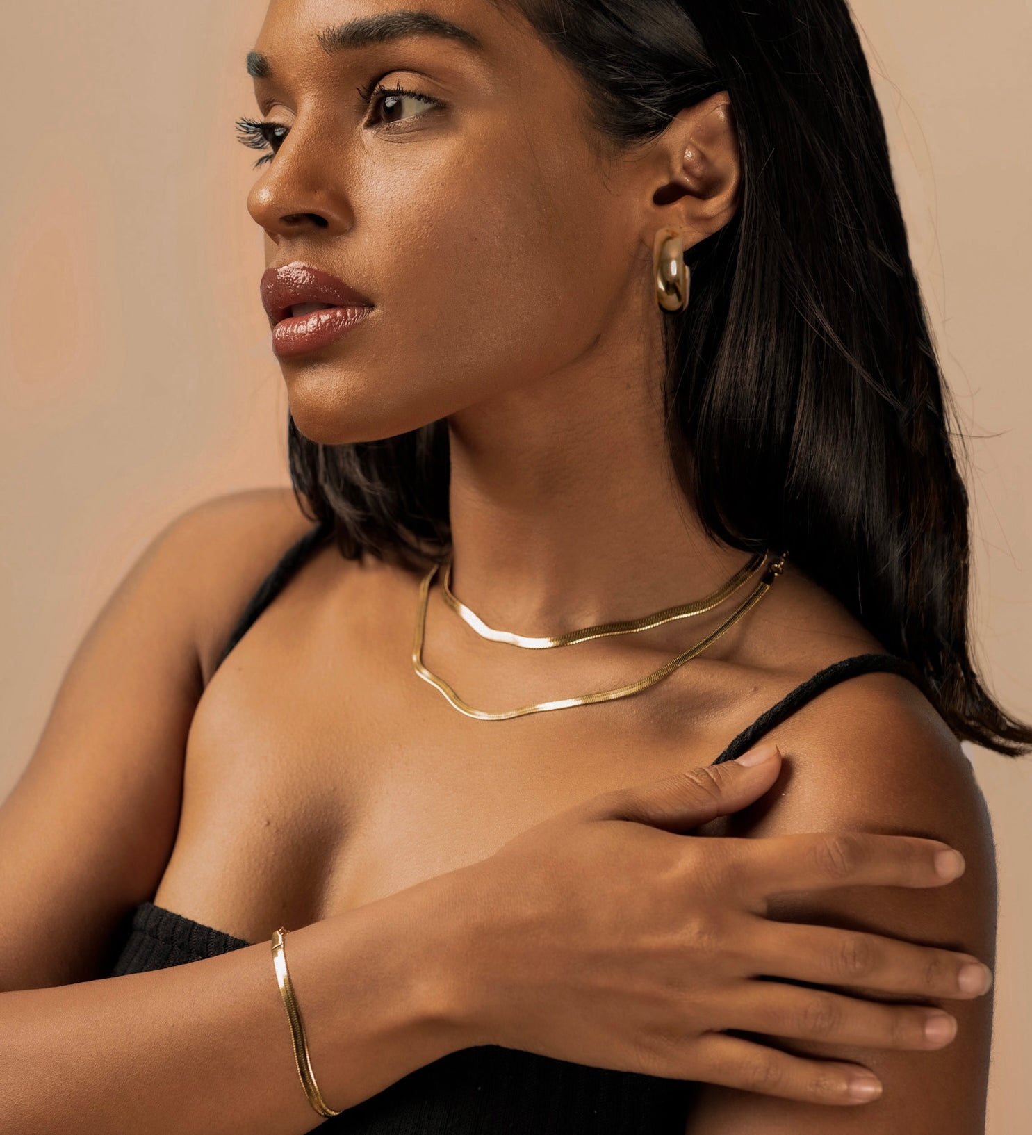 viea jewelry necklace ring bracelet anklet ear cuff semi-hoop earrings women fall vogue gem zirconia diamond fashion inspo collection 18k gold coated brass free shipping chic parisian style inspo aesthetic staple classic pandora hypoallergenic near me box mejuri adinas kendra scott paparazzi organizer zales dior non tarnish cleaner pouch macy’s chanel cartier vogue vintage store aesthetic pose gorjana cendre holder travel ana luisa disney dainty etsy fine sleek statement bold set herringbone chain