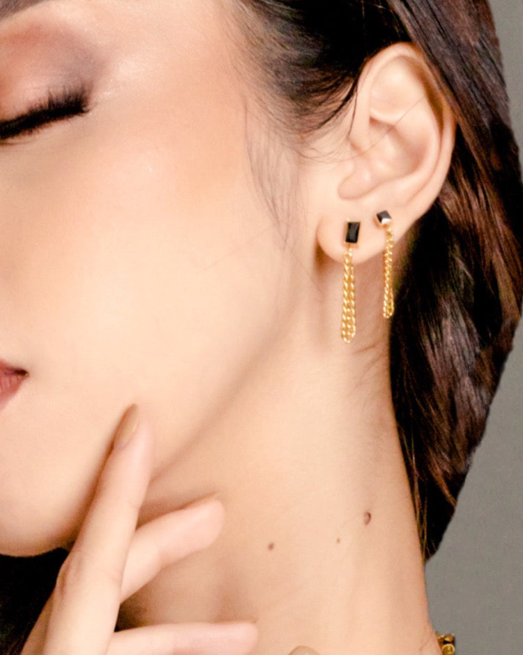 viea jewelry necklace ring bracelet anklet ear cuff drop earrings women fall vogue gem zirconia diamond fashion inspo collection 18k gold coated brass free shipping chic parisian style inspo aesthetic staple classic pandora hypoallergenic near me box mejuri adinas kendra scott paparazzi organizer zales dior non tarnish cleaner pouch macy’s chanel cartier vogue vintage store aesthetic pose gorjana cendre holder travel ana luisa disney dainty etsy fine sleek statement bold black onyx stone curb chain