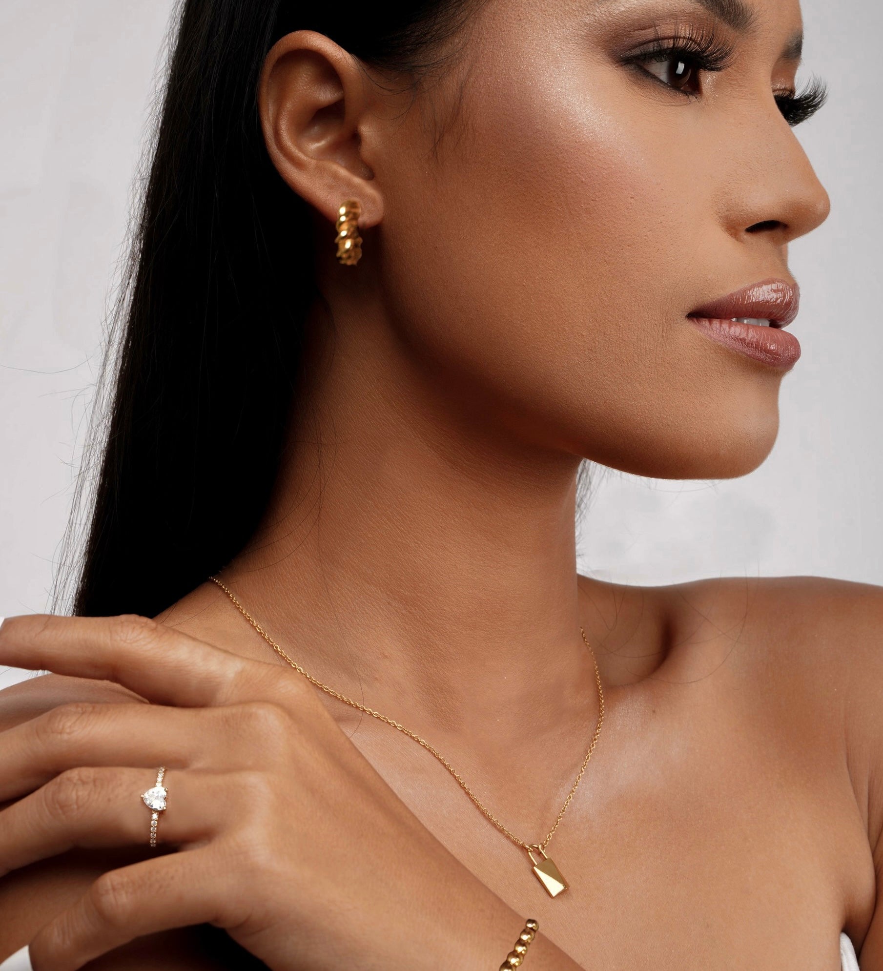 viea jewelry necklace ring bracelet anklet ear cuff earrings women fall vogue gem zirconia diamond fashion inspo collection 18k gold coated brass free shipping chic parisian style inspo aesthetic staple classic pandora hypoallergenic near me box mejuri adinas kendra scott paparazzi organizer zales dior non tarnish cleaner pouch macy’s chanel cartier vogue vintage store aesthetic pose gorjana cendre holder travel ana luisa disney dainty etsy fine sleek statement bold love gift amor set classic trendy