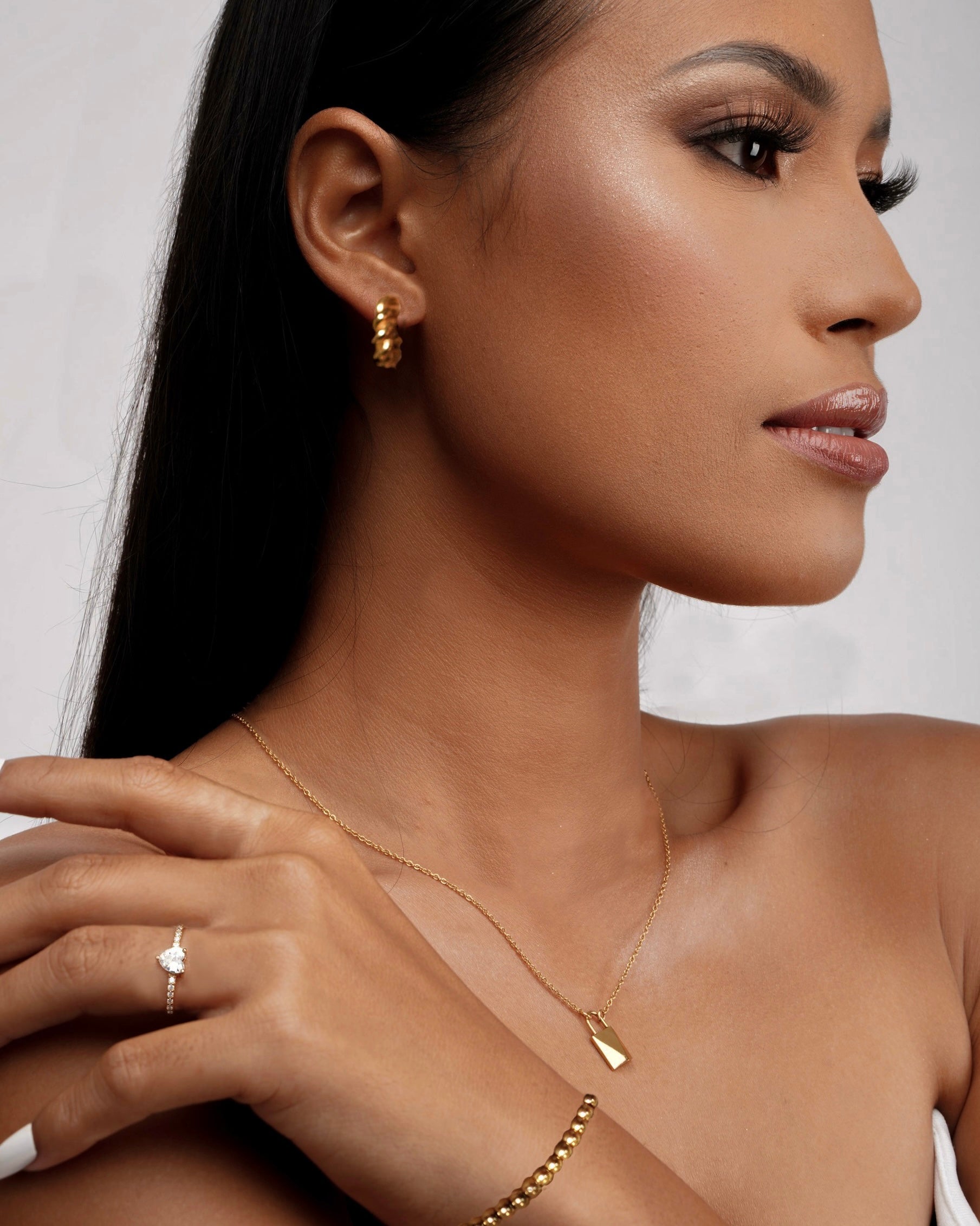 viea jewelry necklace ring bracelet anklet ear cuff earrings women fall vogue gem zirconia diamond fashion inspo collection 18k gold coated brass free shipping chic parisian style inspo aesthetic staple classic pandora hypoallergenic near me box mejuri adinas kendra scott paparazzi organizer zales dior non tarnish cleaner pouch macy’s chanel cartier vogue vintage store aesthetic pose gorjana cendre holder travel ana luisa disney dainty etsy fine sleek statement bold love gift amor set classic trendy