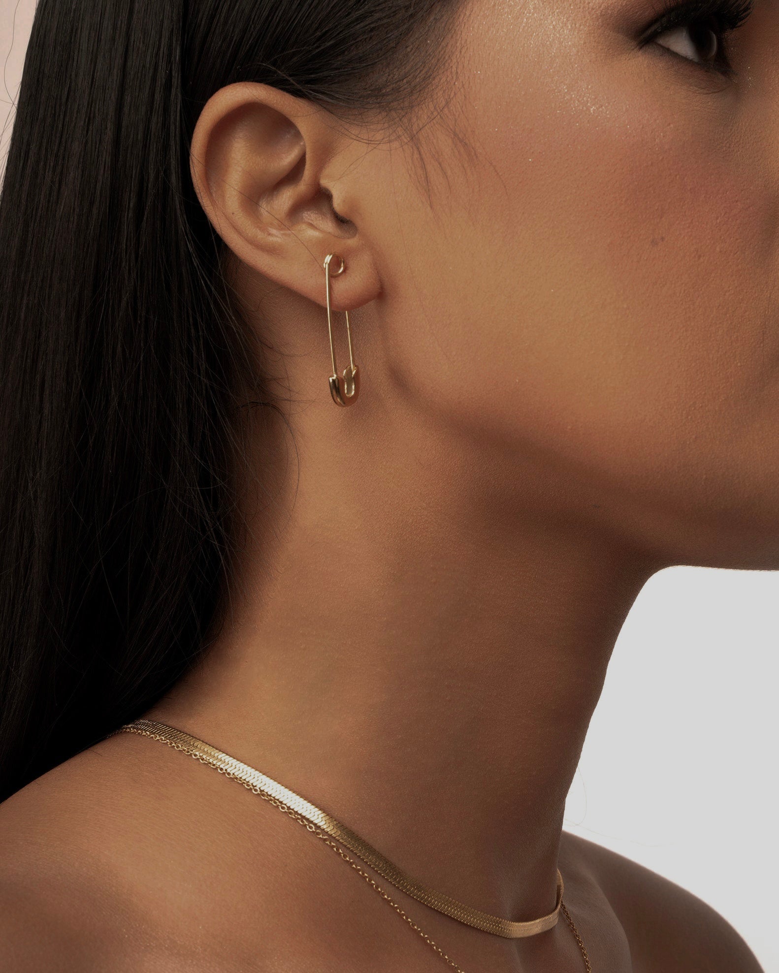 viea jewelry necklace ring bracelet anklet ear cuff safety pin earrings women fall vogue gem zirconia diamond fashion inspo collection 18k gold coated brass free shipping chic parisian style inspo aesthetic staple classic pandora hypoallergenic near me box mejuri adinas kendra scott paparazzi organizer zales dior non tarnish cleaner pouch macy’s chanel cartier vogue vintage store aesthetic pose gorjana cendre holder travel ana luisa disney dainty etsy fine sleek statement bold edgy unique playful