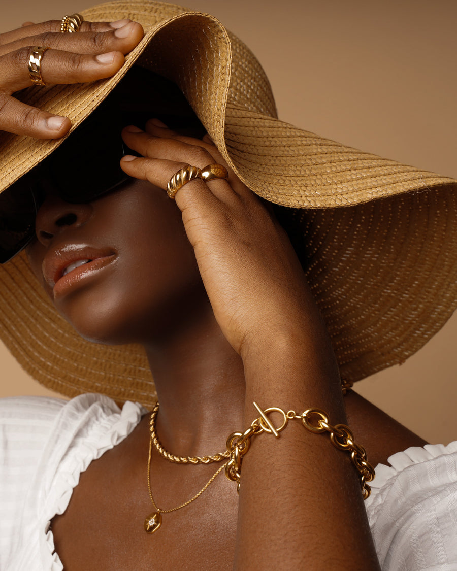 viea jewelry necklace ring big chunky chain bracelet earrings women fall vogue gem zirconia diamond fashion inspo collection 18k gold plated stainless steel free shipping chic parisian style inspo aesthetic staple classic pandora hypoallergenic near me box mejuri adinas kendra scott paparazzi organizer zales dior hypoallergenic non tarnish cleaner pouch macy’s chanel cartier vogue vintage store aesthetic pose gorjana cendre holder travel ana luisa disney dainty etsy fine sleek statement bold oval classy 