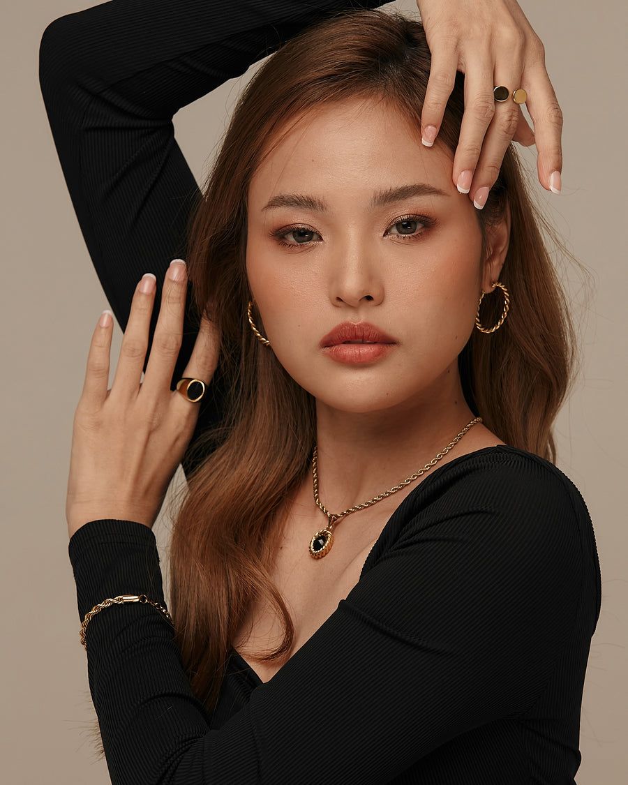 viea jewelry necklace ring rope design bracelet anklet ear cuff earrings women fall vogue gem zirconia diamond fashion inspo collection 18k gold coated brass free shipping chic parisian style inspo aesthetic staple classic pandora hypoallergenic near me box mejuri adinas kendra scott paparazzi organizer zales dior non tarnish cleaner pouch macy’s chanel cartier vogue vintage store aesthetic pose gorjana cendre holder travel ana luisa disney dainty etsy fine sleek statement bold lobster clasp