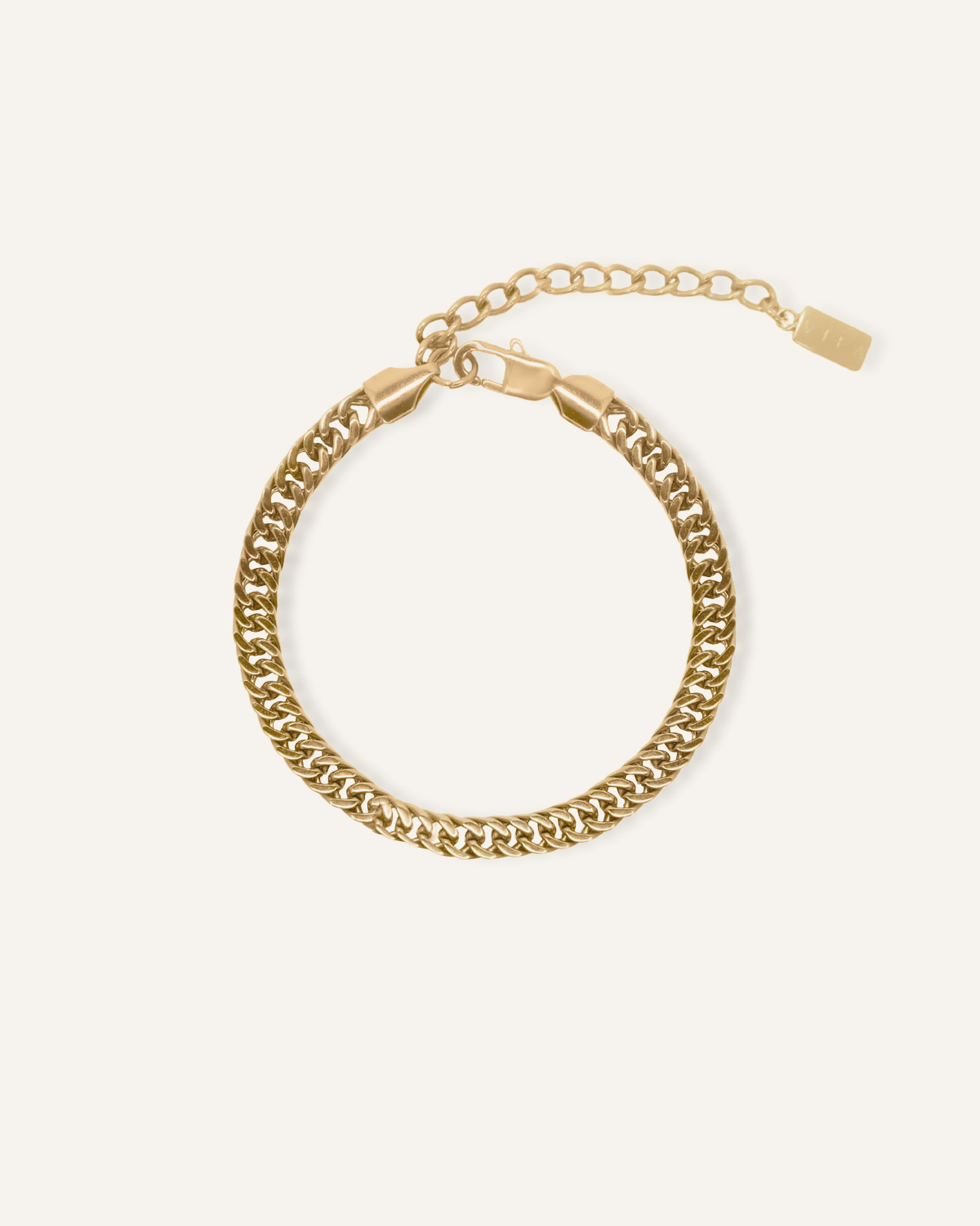 Leo Bracelet in 18k gold coating with curb chain design and adjustable lobster clasp.